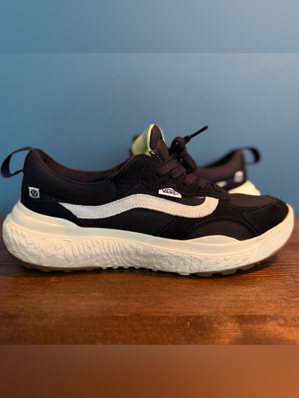 Vans VR3 Neo ‘Black and White’ UltraRange - Picture 2 of 7